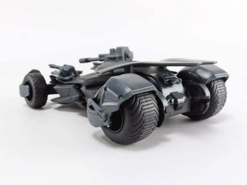 DC Comics 1:32 Batman 2017 Justice League Batmobile Diecast Car and Figure